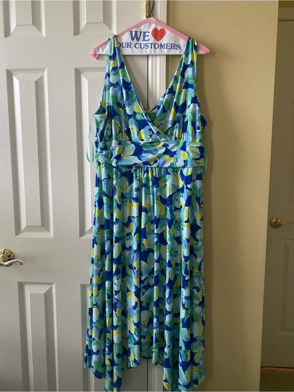 Sleeveless V-Neck Floral Maxi Dress in Blue & Green